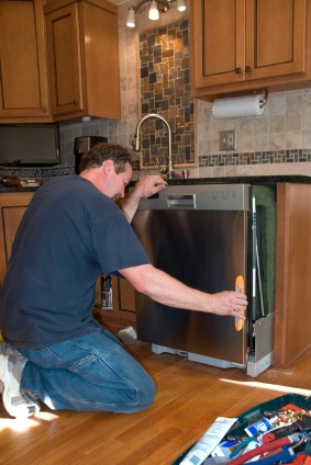 Dishwasher install in Aurora, MO by Handy Manners handyman.