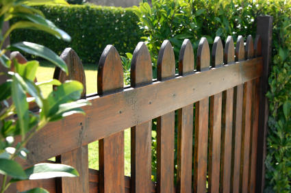 Fence in Aurora, MO by Handy Manners
